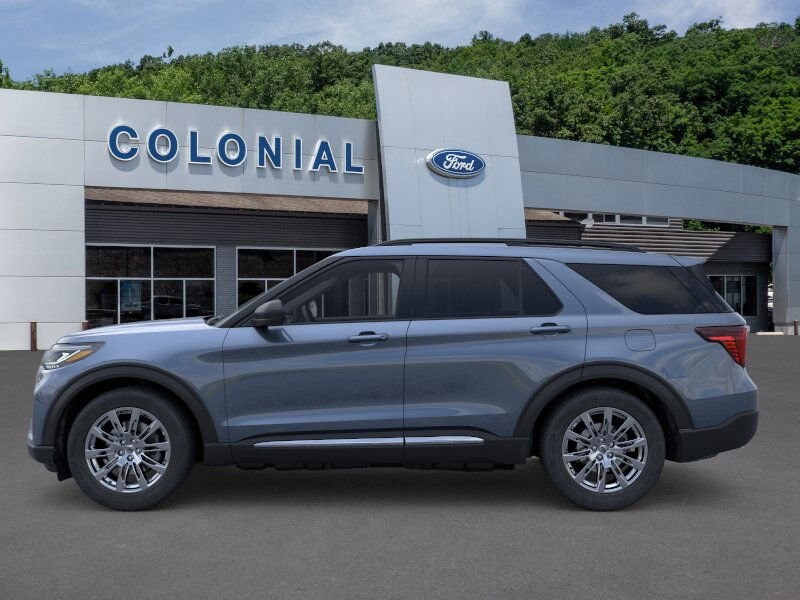 2025 Ford Explorer photo 3