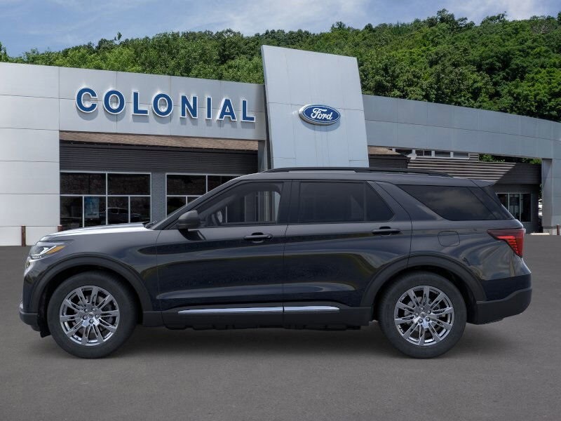 2025 Ford Explorer photo 2