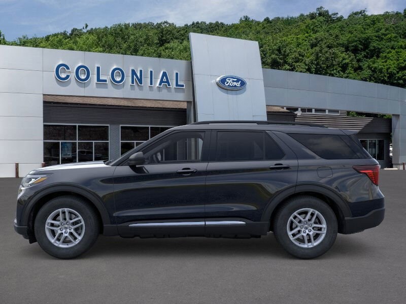 2025 Ford Explorer photo 2