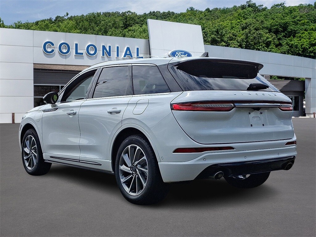 2021 Lincoln Corsair Grand Touring photo 2