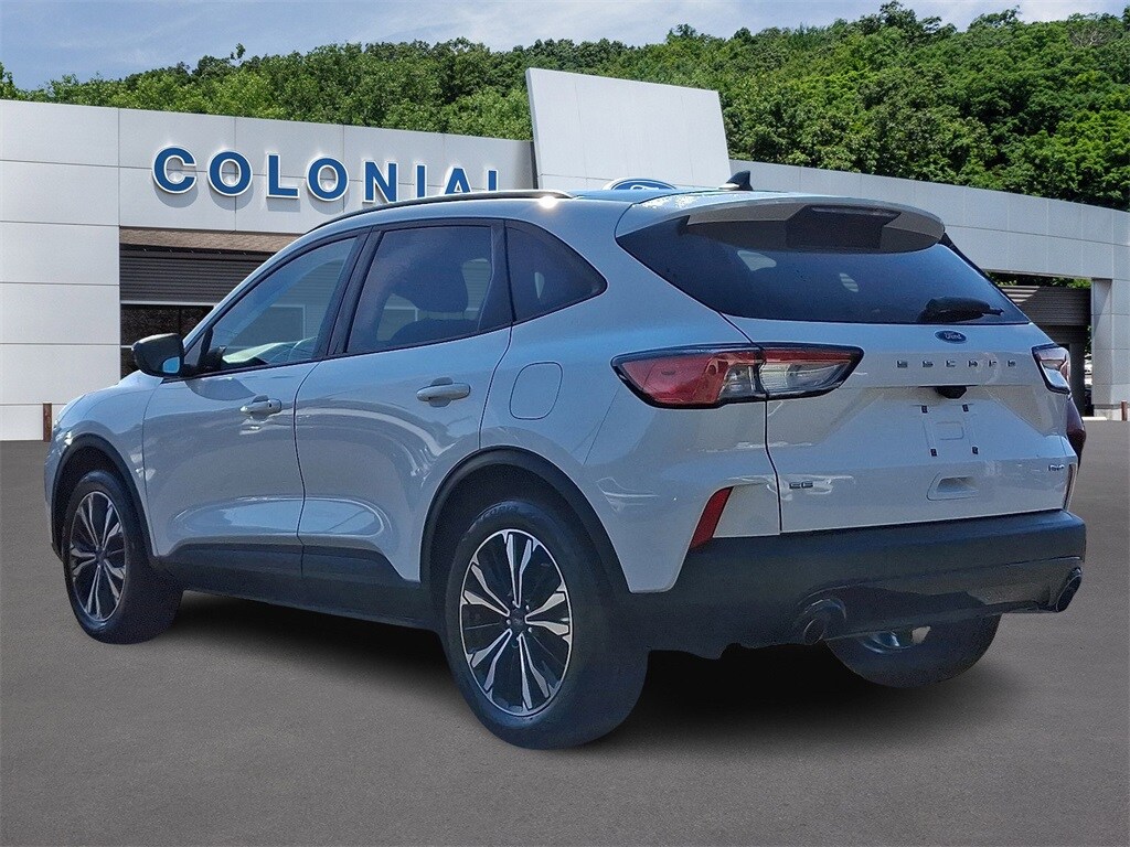 2022 Ford Escape SE photo 4