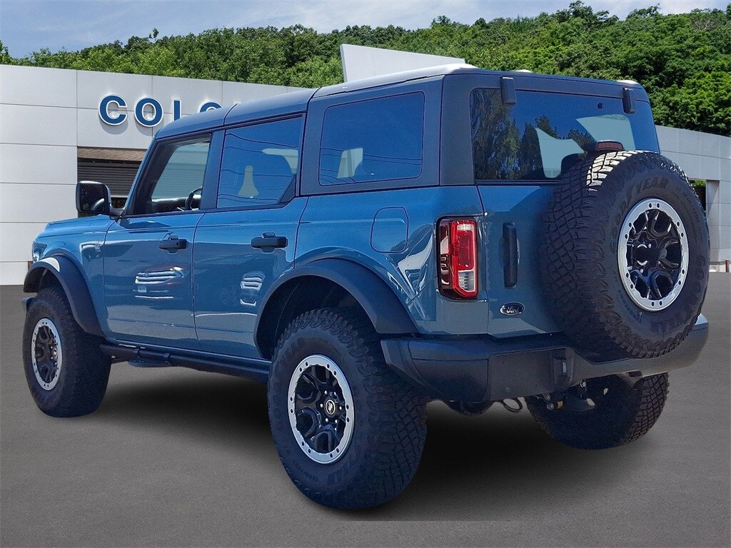 2023 Ford Bronco Black Diamond photo 4