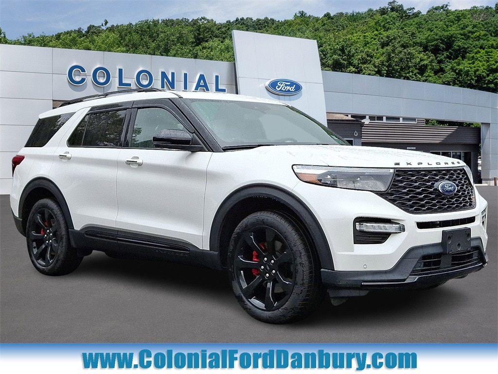 2022 Ford Explorer ST's photo