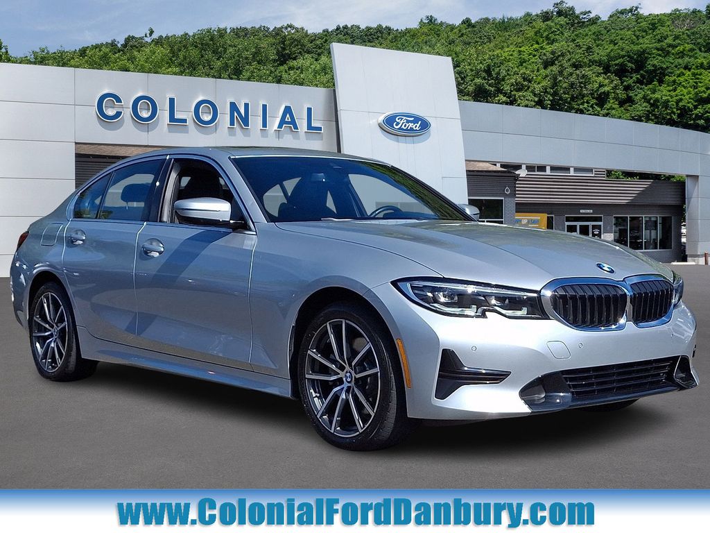 2021 BMW 3 Series 330e xDrive Sedan's photo