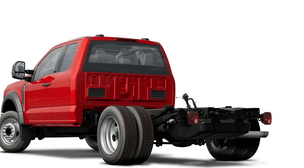 2025 Ford F-550 photo 2