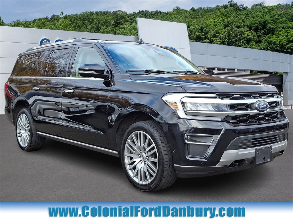 2022 Ford Expedition Limited's photo