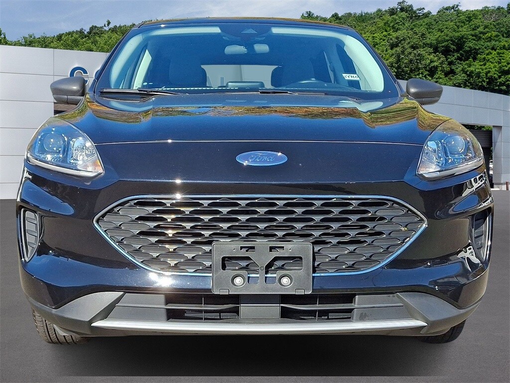 2022 Ford Escape SE photo 2