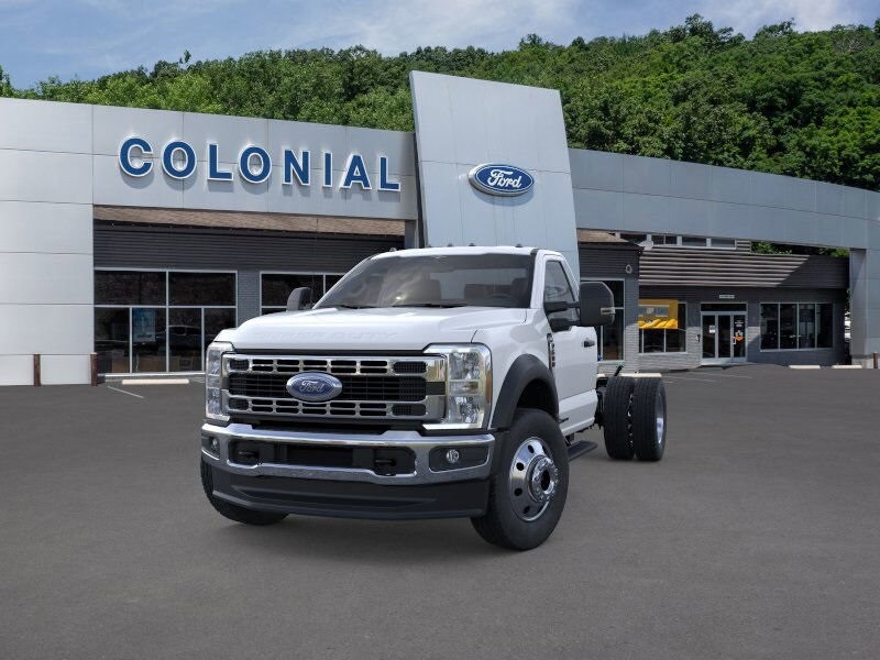 2025 Ford F-600 photo 2