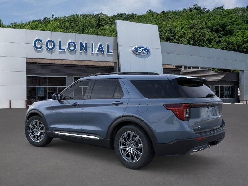 2025 Ford Explorer photo 4