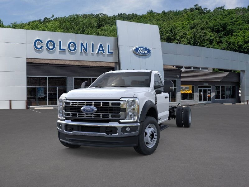 2025 Ford F-600 photo 2
