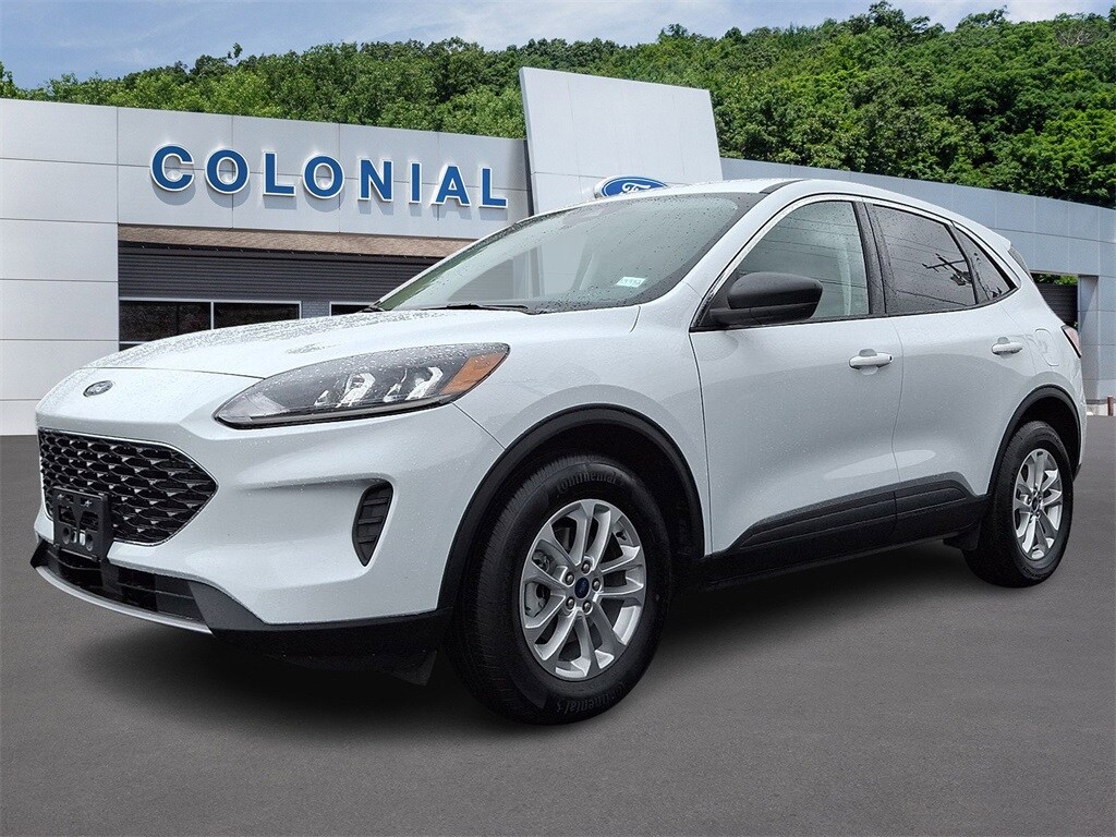 2022 Ford Escape SE photo 2