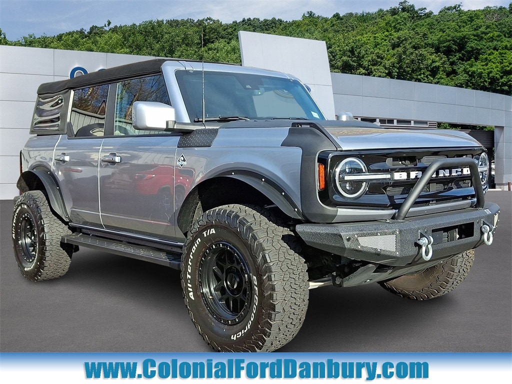 2023 Ford Bronco 4-Door Outer Banks's photo