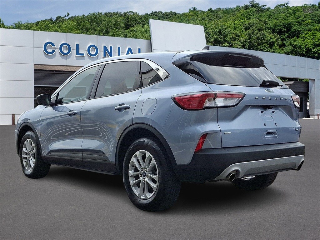 2022 Ford Escape SE photo 4