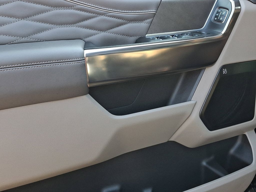2025 Ford F-250 Super Duty Platinum - Photo 13