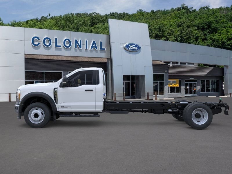 2025 Ford F-600 photo 3