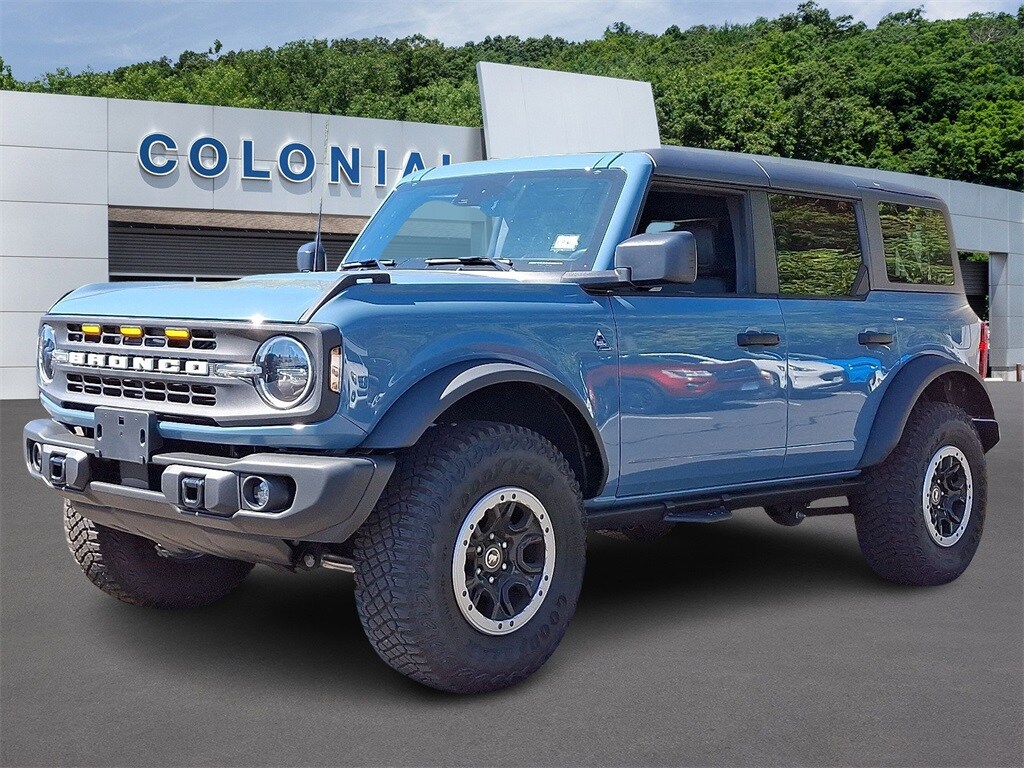 2023 Ford Bronco Black Diamond photo 3