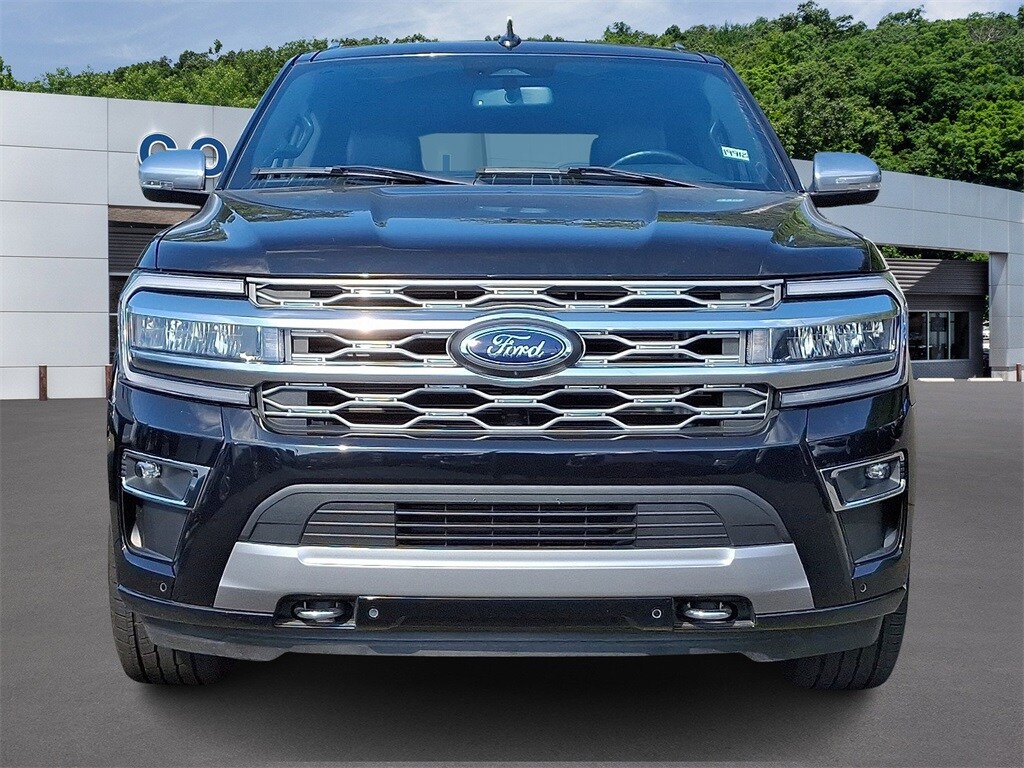 2023 Ford Expedition Platinum photo 2