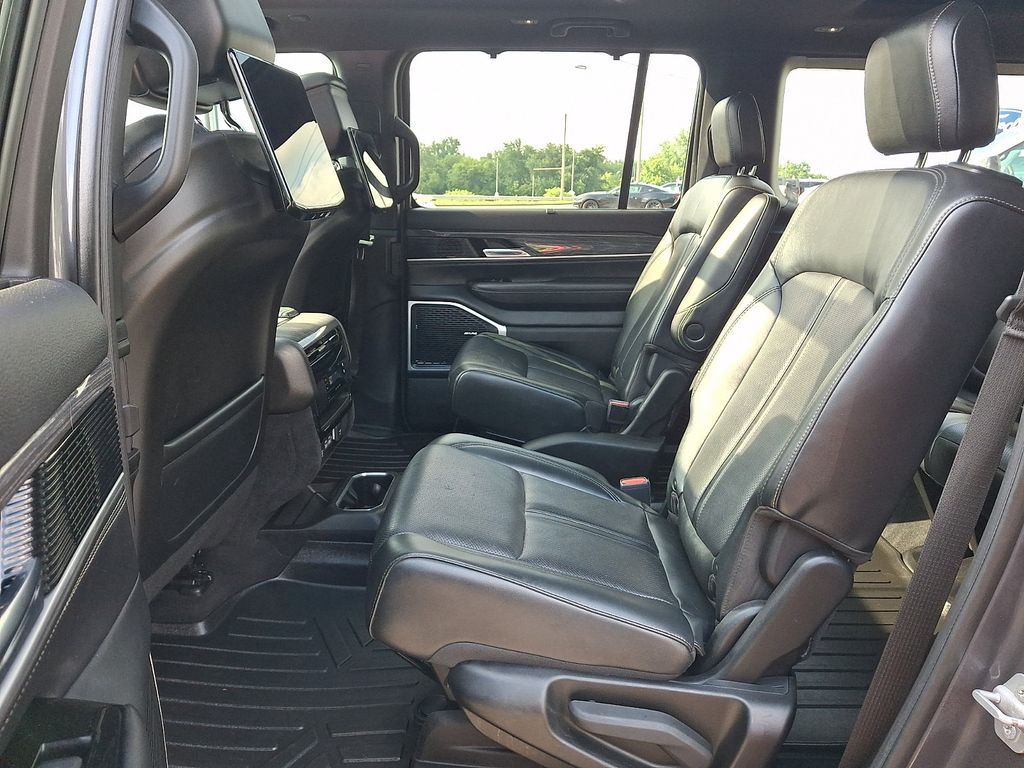 2022 Jeep Wagoneer Series II - Photo 10