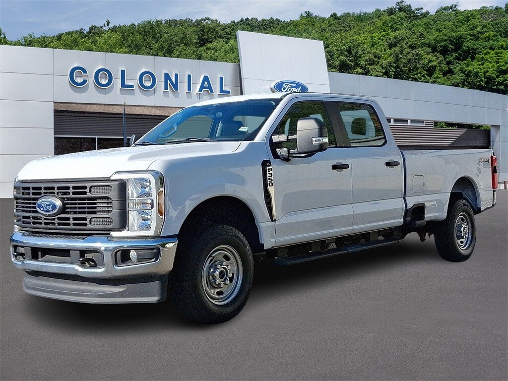 2023 Ford F-350 photo 3