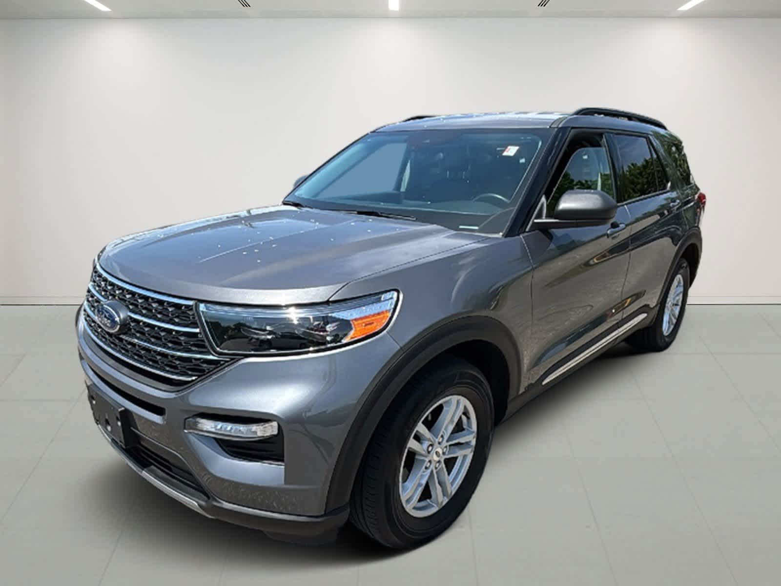 2023 Ford Explorer XLT 4WD's photo