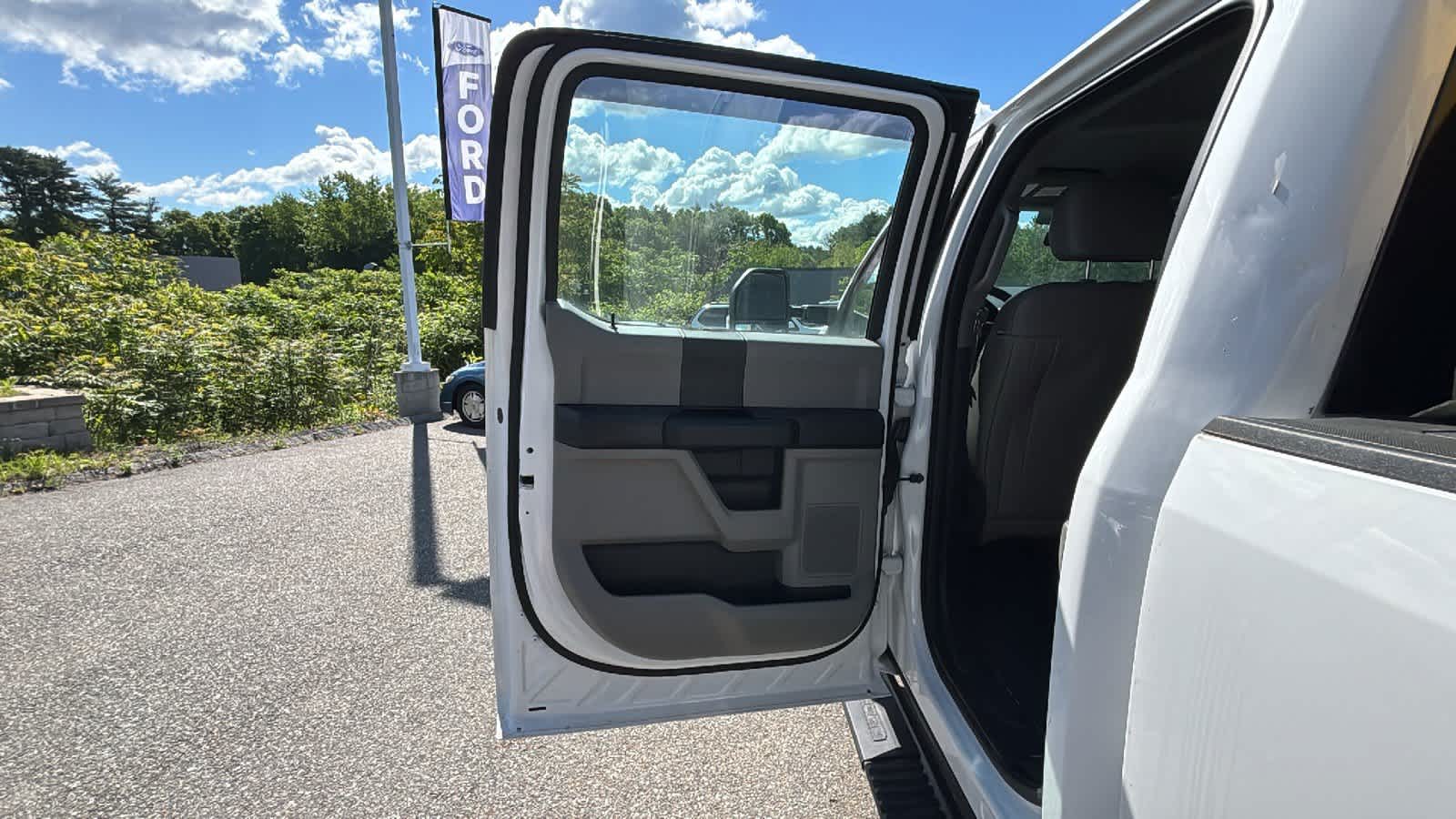 2017 Ford F-350 Super Duty XL - Photo 26