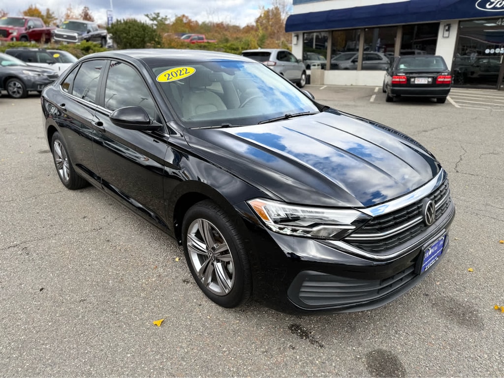 Used 2022 Volkswagen Jetta SE Auto