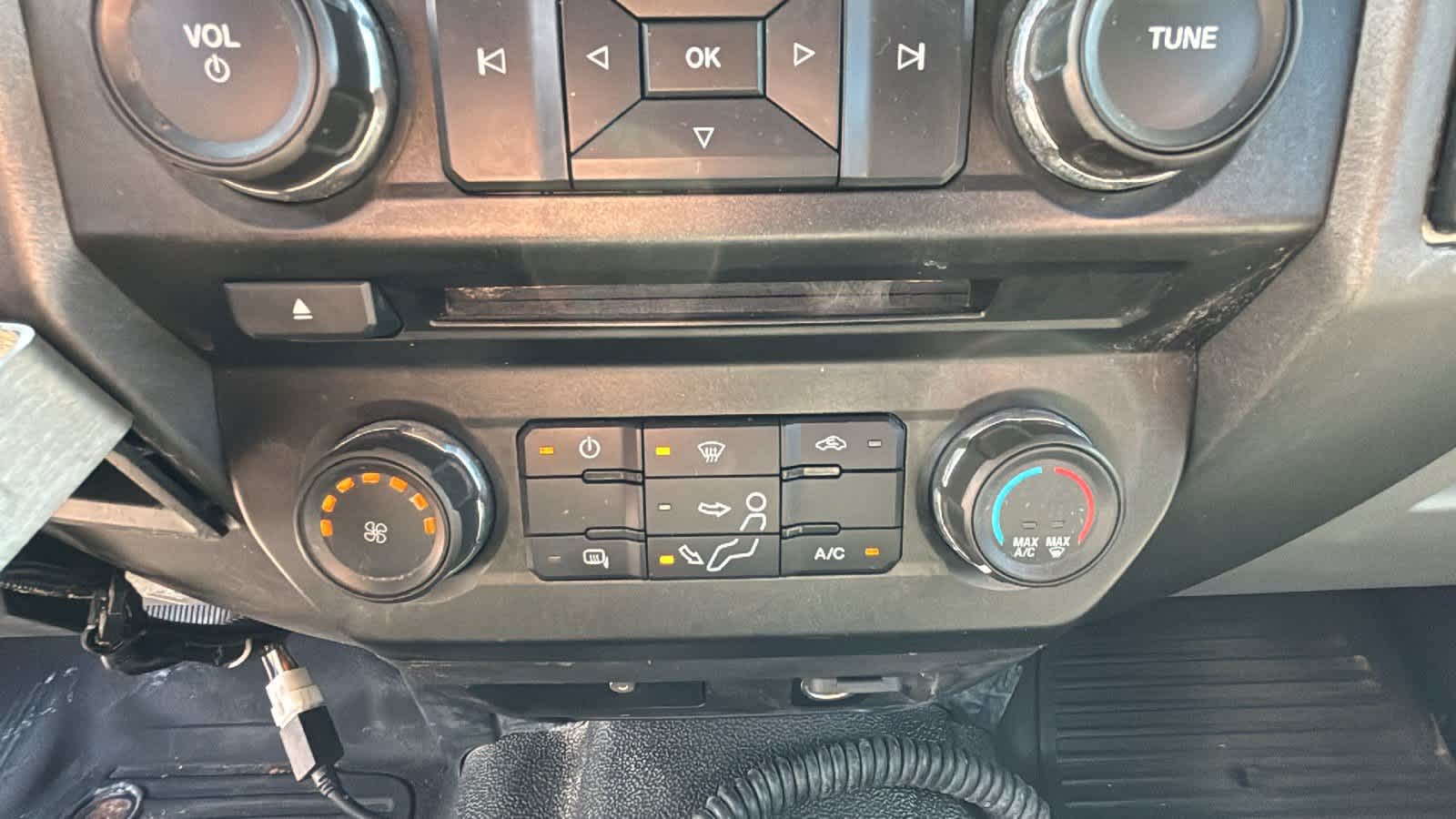 2017 Ford F-350 Super Duty XL - Photo 17