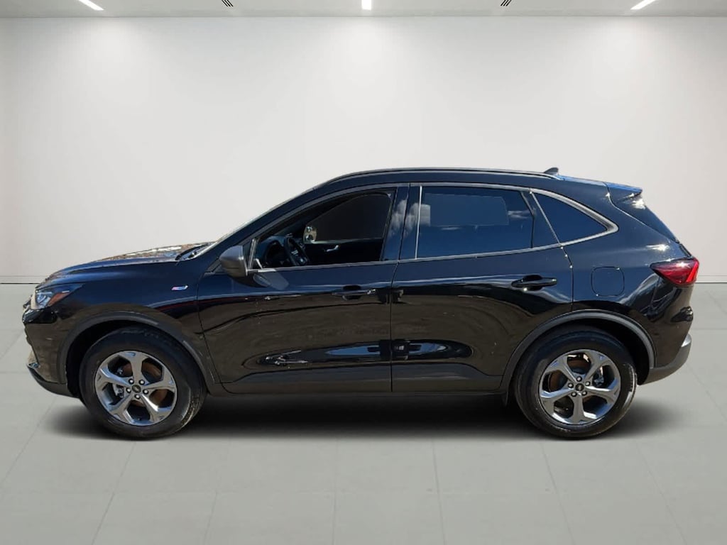 2025 Ford Escape ST-Line photo 2