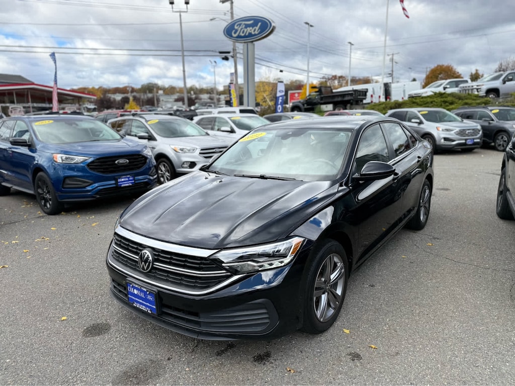 Used 2022 Volkswagen Jetta SE Auto