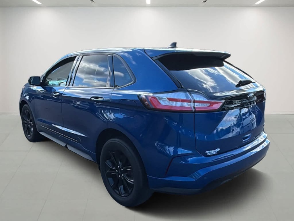 Used 2024 Ford Edge SE AWD