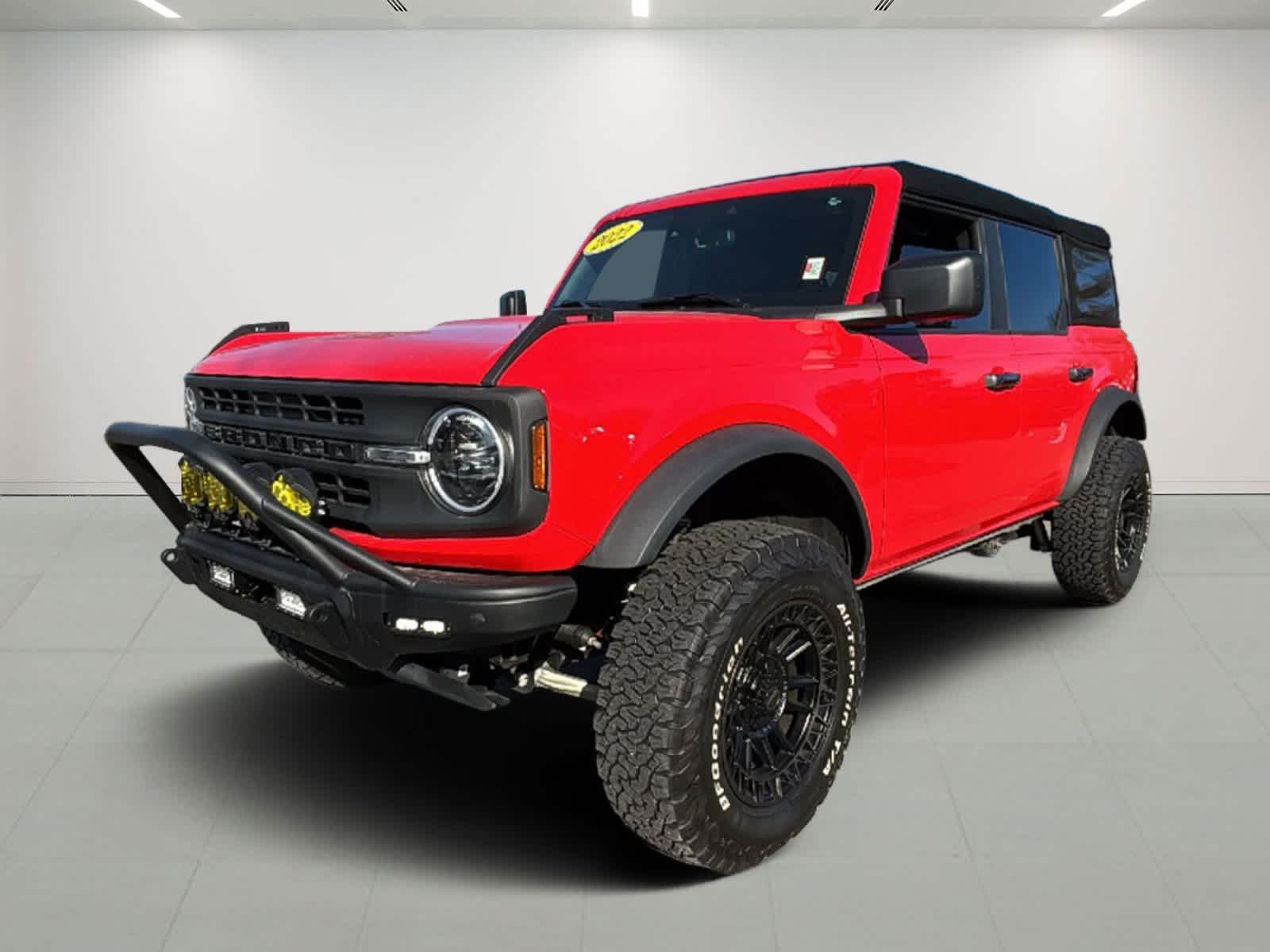 2023 Ford Bronco 4-Door Black Diamond's photo