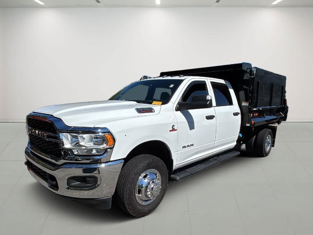 Used 2022 Ram 3500 Chassis Cab Tradesman 4WD Crew Cab 60 CA 172.4 WB 4WD Crew Cab 60 CA 172.4 WB