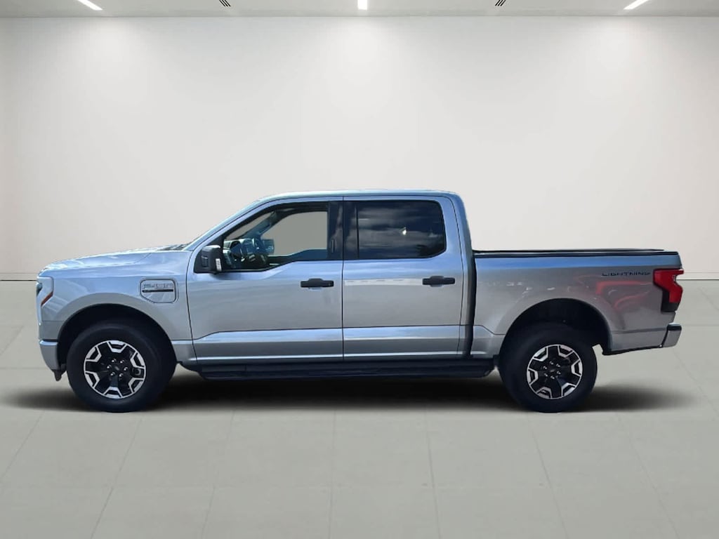 Used 2023 Ford F-150 Lightning XLT 4WD Supercrew 5.5 Box 4WD SuperCrew 5.5 Box