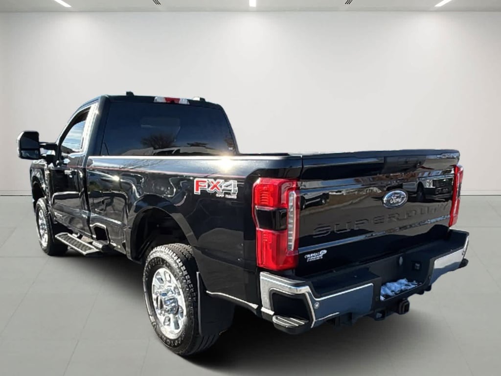 Used 2023 Ford Super Duty F-350 SRW XLT 4WD Reg Cab 8 Box 4WD Reg Cab 8 Box