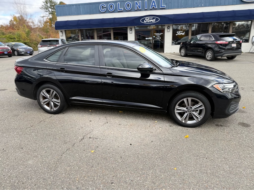 Used 2022 Volkswagen Jetta SE Auto