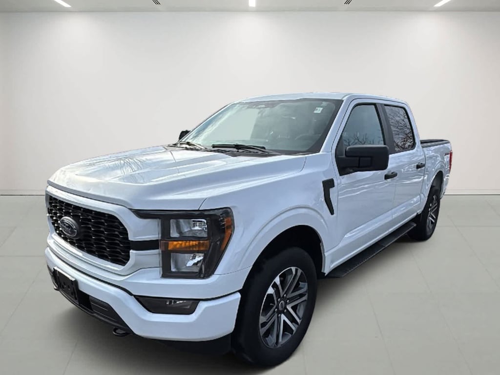 Used 2023 Ford F-150 XL 4WD Supercrew 5.5 Box 4WD SuperCrew 5.5 Box