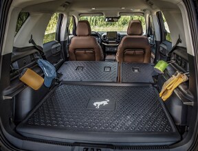 fold-flat second row