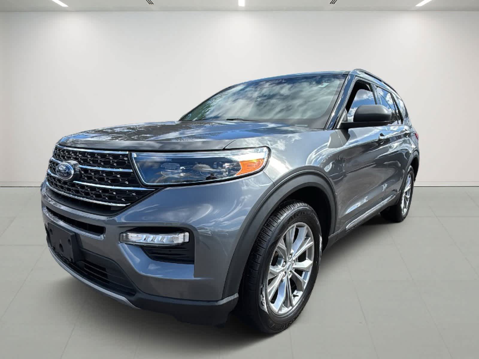 2023 Ford Explorer XLT 4WD's photo