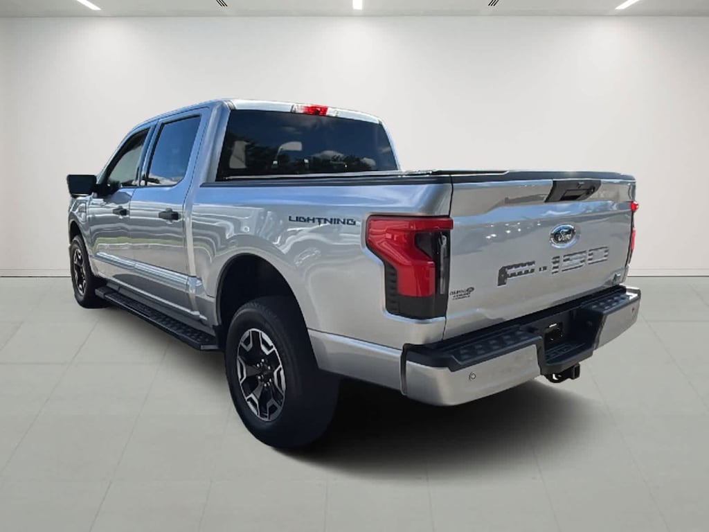 Used 2023 Ford F-150 Lightning XLT 4WD Supercrew 5.5 Box 4WD SuperCrew 5.5 Box