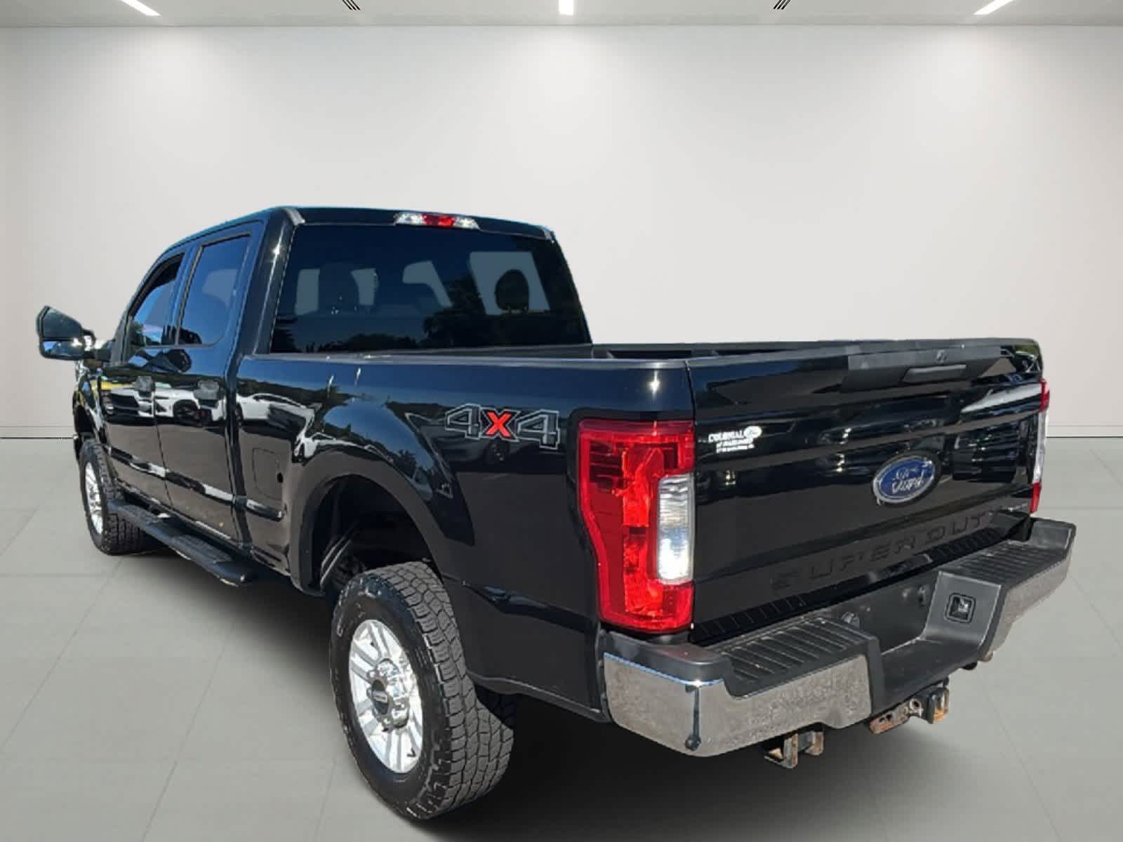 2017 Ford F-250 XLT photo 3