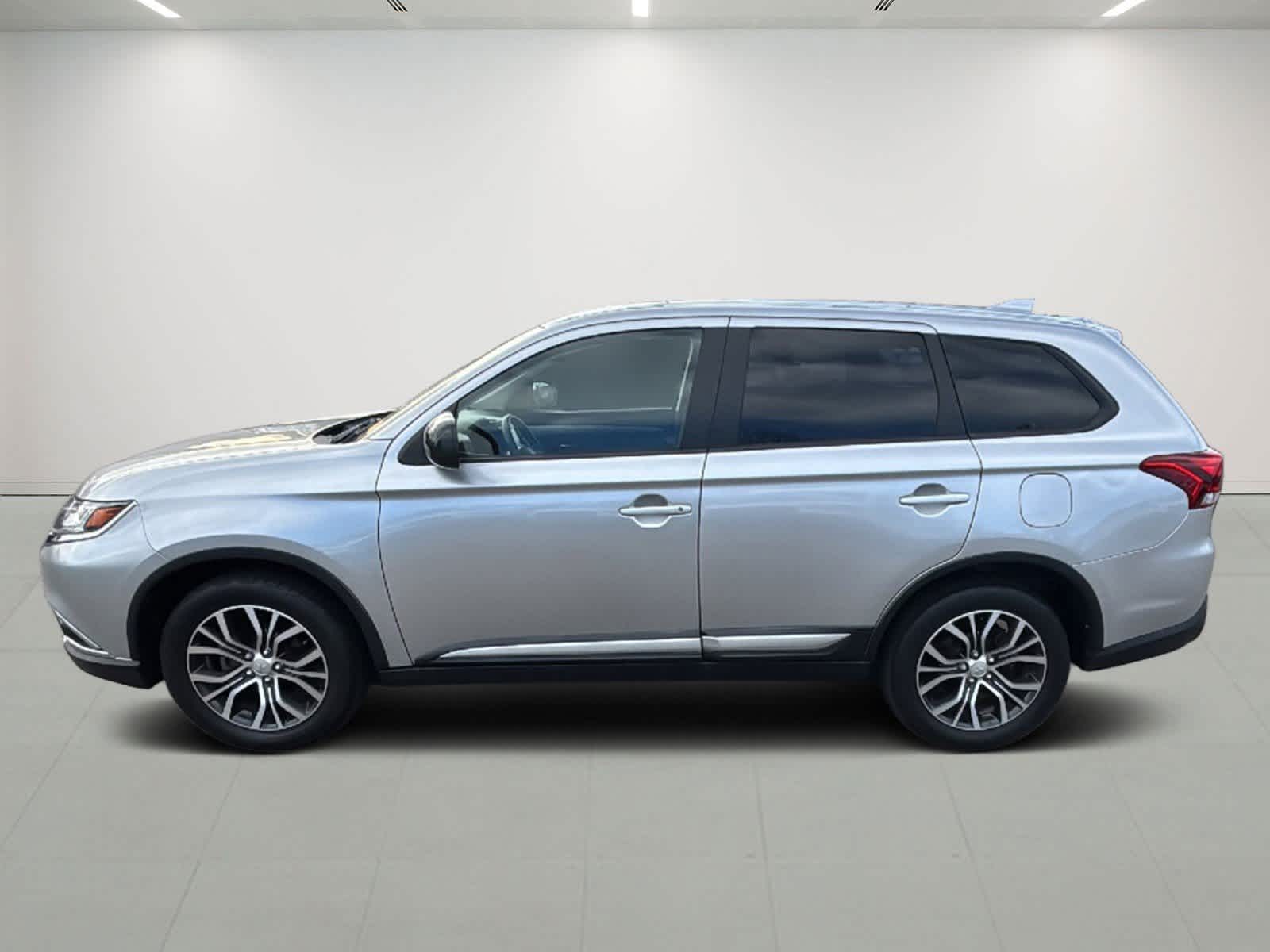 Used 2018 Mitsubishi Outlander SEL with VIN JA4AZ3A34JZ071455 for sale in Marlborough, MA
