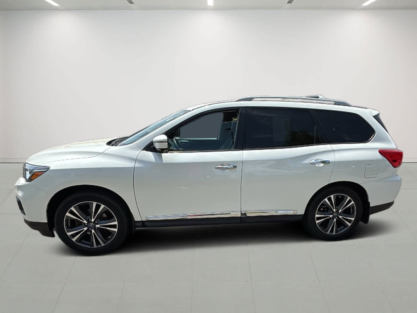 Used 2017 Nissan Pathfinder Platinum with VIN 5N1DR2MM7HC660865 for sale in Marlborough, MA