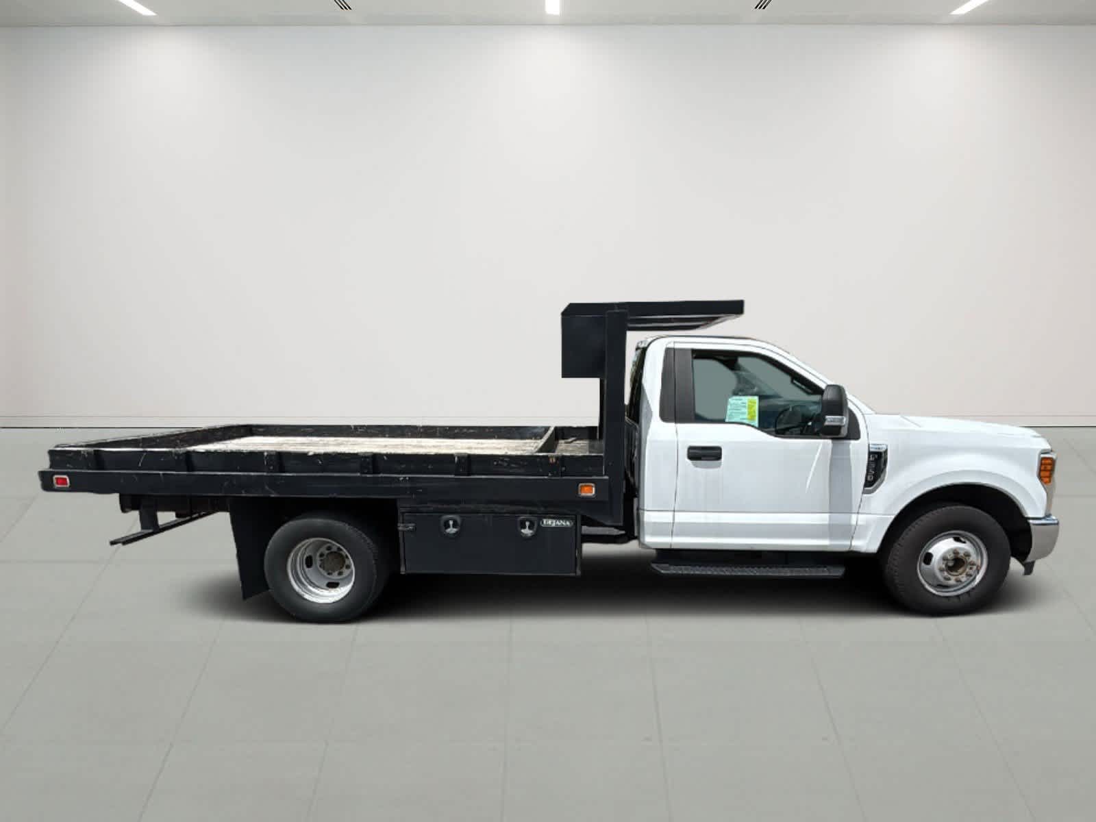 2017 Ford F-350 Super Duty Chassis Cab XL - Photo 6