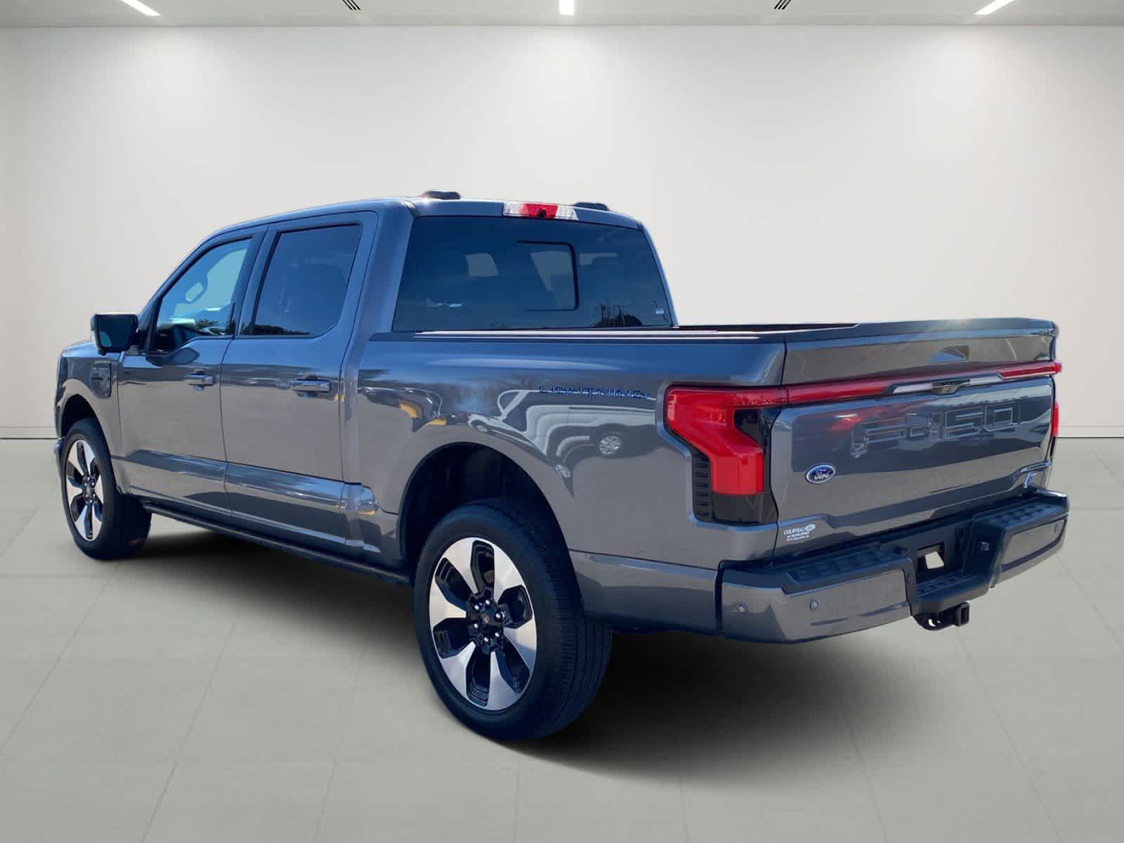 2023 Ford F-150 Lightning Platinum photo 3