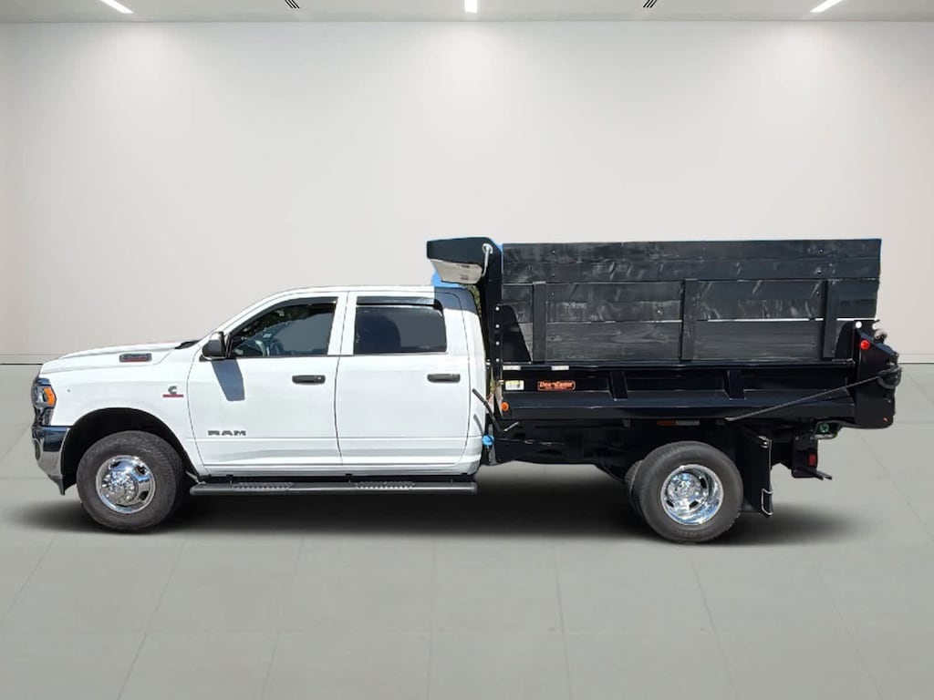 Used 2022 Ram 3500 Chassis Cab Tradesman 4WD Crew Cab 60 CA 172.4 WB 4WD Crew Cab 60 CA 172.4 WB