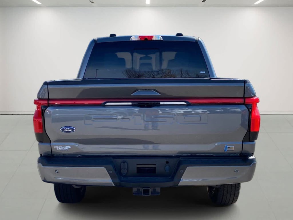 Used 2023 Ford F-150 Lightning Platinum 4WD Supercrew 5.5 Box 4WD SuperCrew 5.5 Box