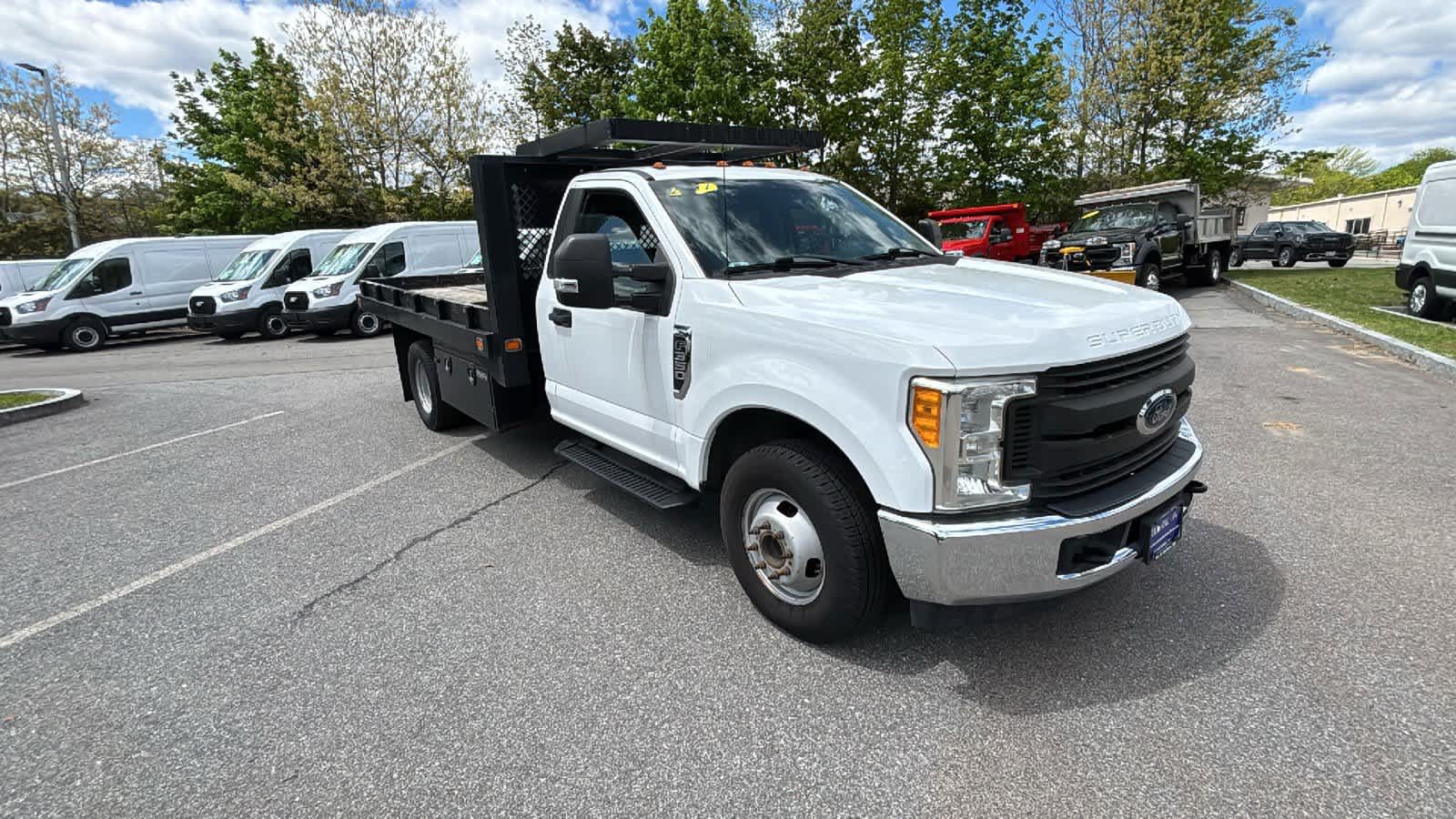 2017 Ford F-350 Super Duty Chassis Cab XL - Photo 8