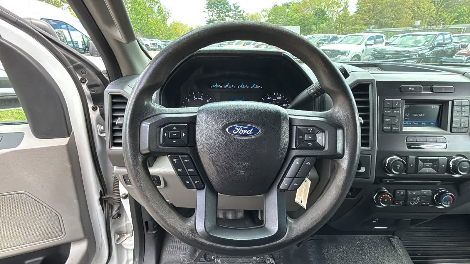 2017 Ford F-350 Super Duty Chassis Cab XL - Photo 11