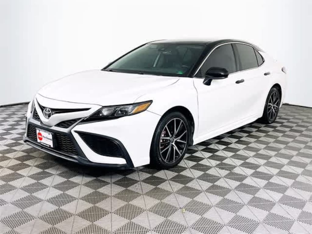 Used 2021 Toyota Camry SE