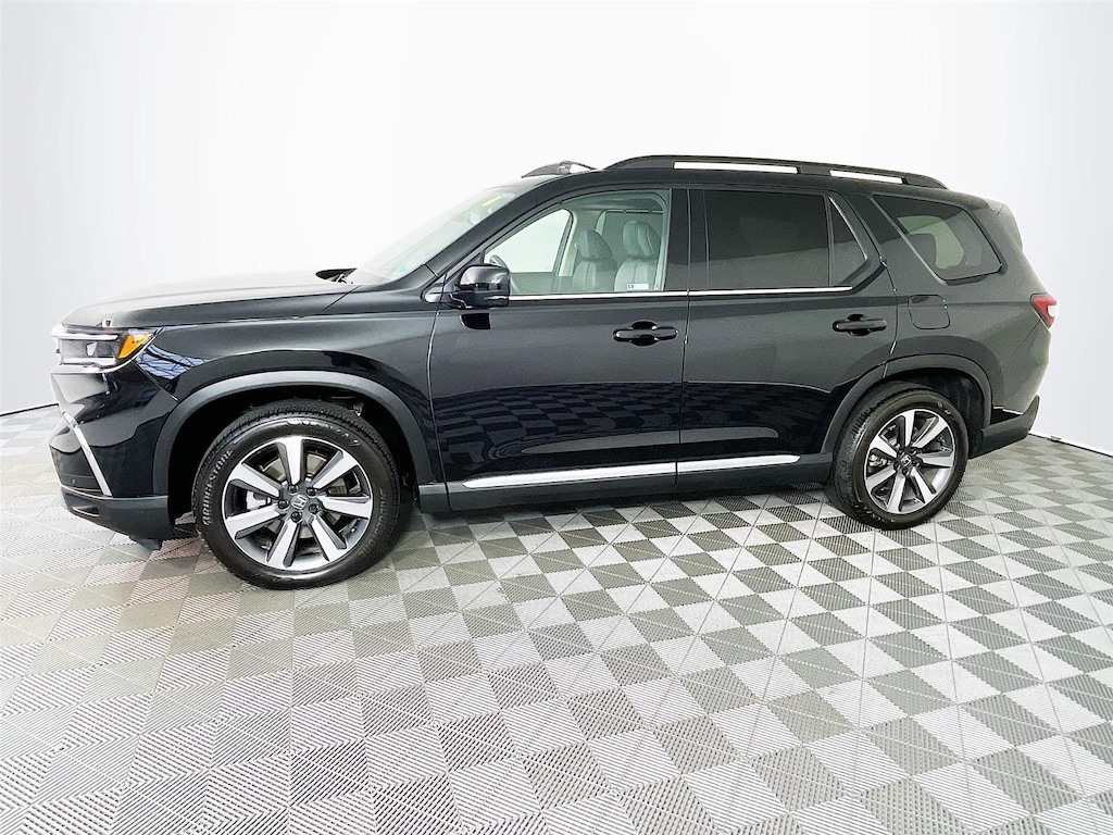 Certified 2025 Honda Pilot Touring SUV